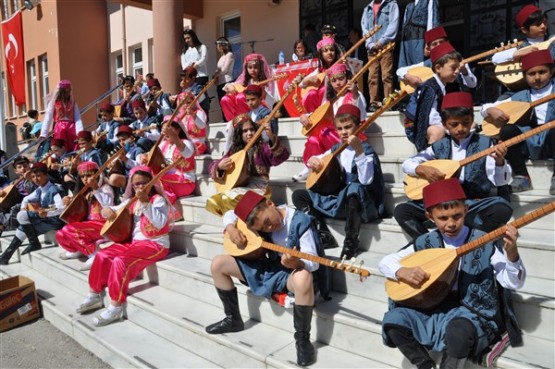 23 Nisan, Emine Niyazi Deveci İlkokulu'nda Coşku İle Kutlandı!