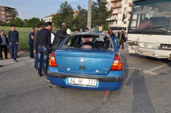 İşçi Servisi Önüne Çıkan Otomobile Çarptı! 1 Ölü