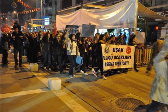 3 Mayıs Türkçülük Günü'nde Mehter Takımı ve meşaleler ile yüründü!