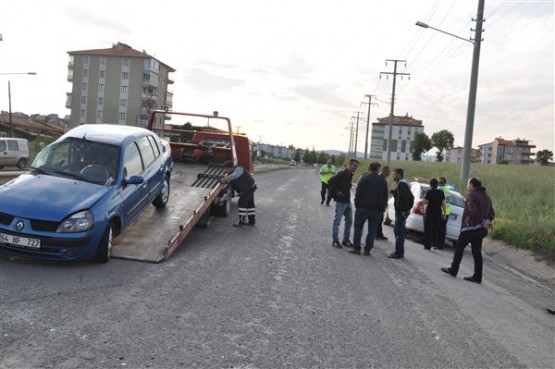 İşçi Servisi Önüne Çıkan Otomobile Çarptı! 1 Ölü