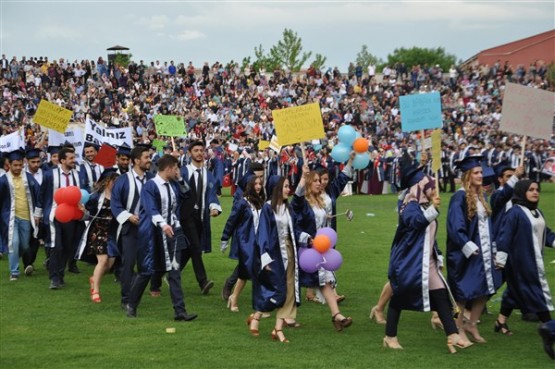 Uşak Üniversitesi 2017 mezuniyet töreni gerçekleştirildi!