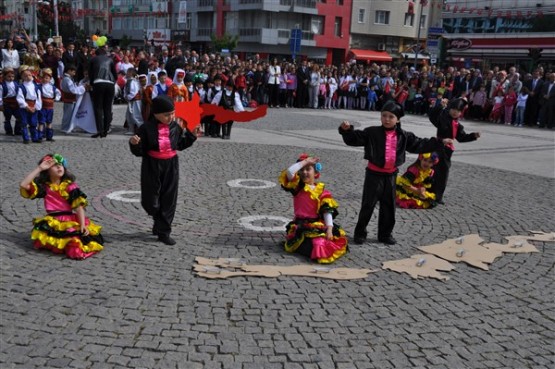 Uşak’ta 23 Nisan Ulusal Egemenlik ve Çocuk Bayramı Coşkuyla Kutlandı!