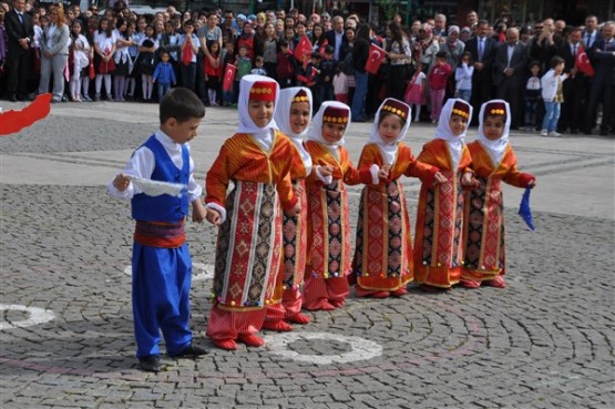 Uşak’ta 23 Nisan Ulusal Egemenlik ve Çocuk Bayramı Coşkuyla Kutlandı!