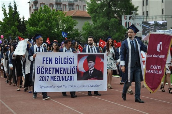 Uşak Üniversitesi 2017 mezuniyet töreni gerçekleştirildi!