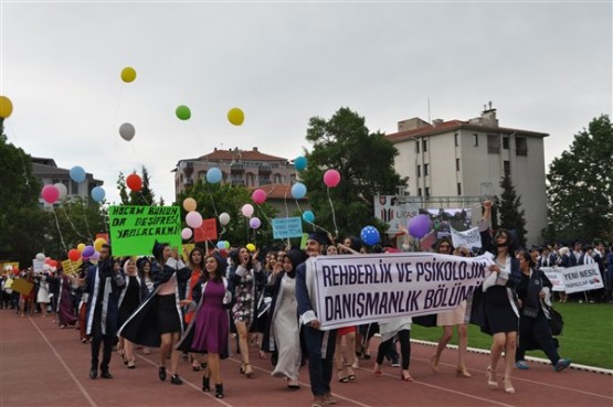 Uşak Üniversitesi 2017 mezuniyet töreni gerçekleştirildi!