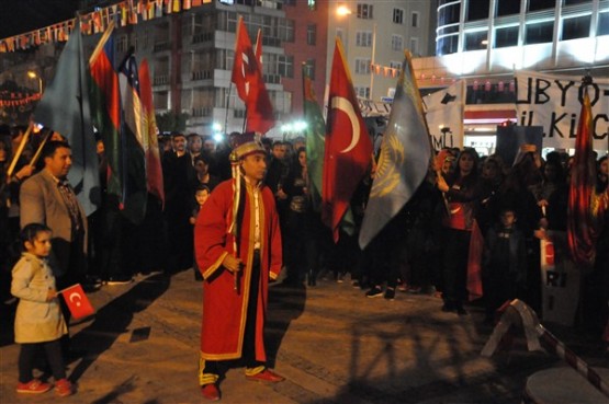 3 Mayıs Türkçülük Günü'nde Mehter Takımı ve meşaleler ile yüründü!