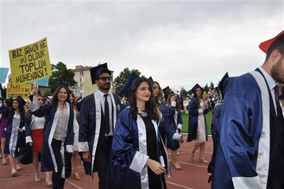 Uşak Üniversitesi 2017 mezuniyet töreni gerçekleştirildi!