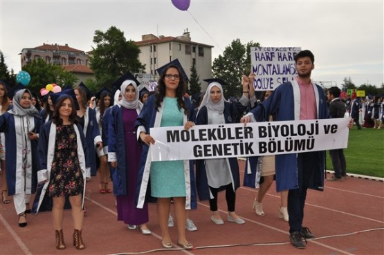 Uşak Üniversitesi 2017 mezuniyet töreni gerçekleştirildi!