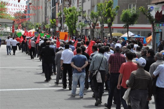 1 Mayıs İşçi Bayramı Uşak'ta Kutlandı!