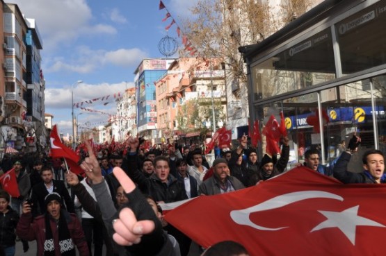 Teröre lanet için yürüdüler!