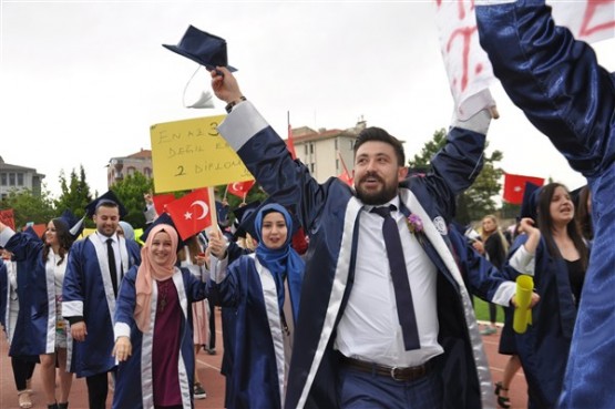 Uşak Üniversitesi 2017 mezuniyet töreni gerçekleştirildi!