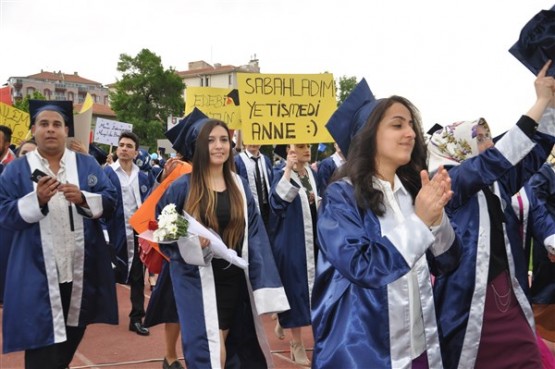 Uşak Üniversitesi 2017 mezuniyet töreni gerçekleştirildi!