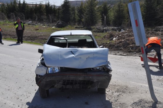 Sollama Yapmak İsterken Yola Çıkan Otomobille Çarpıştı!