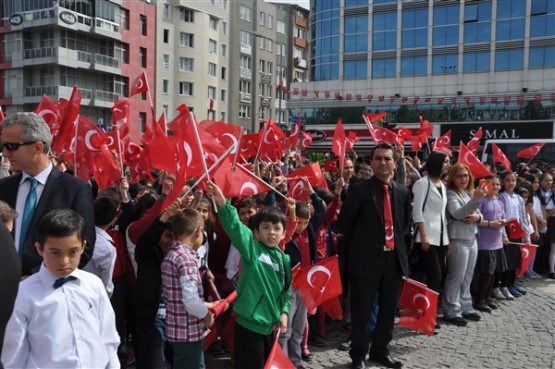 Uşak’ta 23 Nisan Ulusal Egemenlik ve Çocuk Bayramı Coşkuyla Kutlandı!