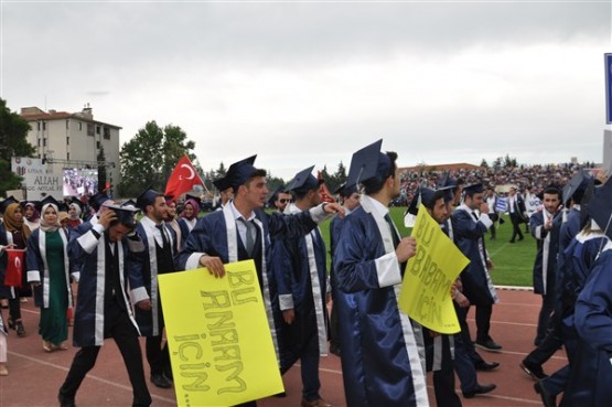 Uşak Üniversitesi 2017 mezuniyet töreni gerçekleştirildi!