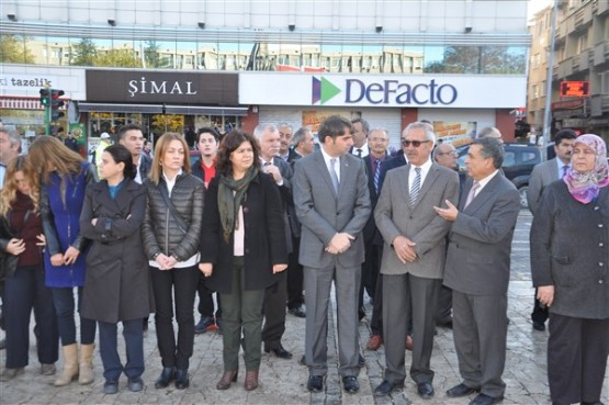 Ulu Önder Atatürk, Uşak'ta törenle anıldı!