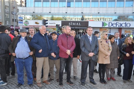 Ulu Önder Atatürk, Uşak'ta törenle anıldı!