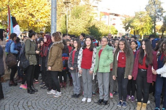 Ulu Önder Atatürk, Uşak'ta törenle anıldı!