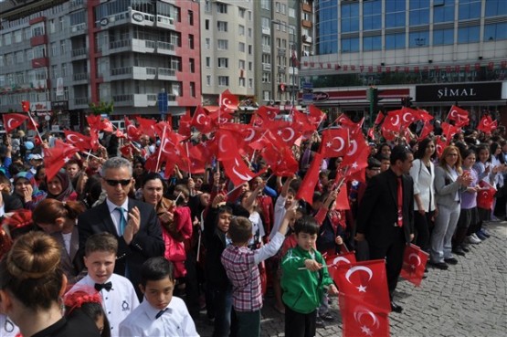 Uşak’ta 23 Nisan Ulusal Egemenlik ve Çocuk Bayramı Coşkuyla Kutlandı!