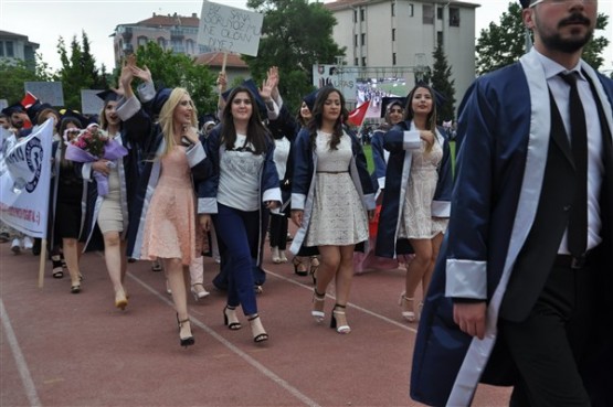 Uşak Üniversitesi 2017 mezuniyet töreni gerçekleştirildi!