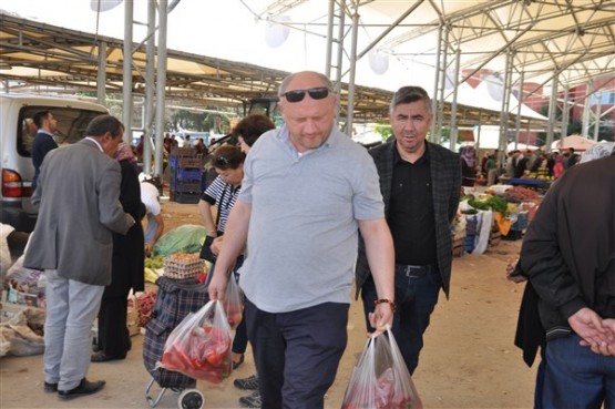 Belediye Başkan Vekili Hakan Uludağ Cumartesi günü pazar yok dedi, ne esnaf dinledi ne de halk!