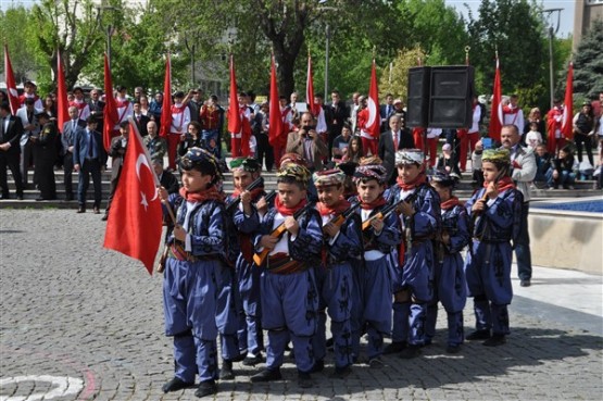 Uşak’ta 23 Nisan Ulusal Egemenlik ve Çocuk Bayramı Coşkuyla Kutlandı!