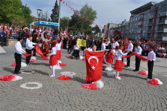 Uşak’ta 23 Nisan Ulusal Egemenlik ve Çocuk Bayramı Coşkuyla Kutlandı!