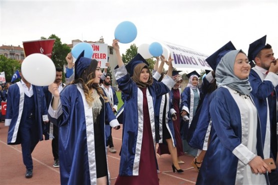 Uşak Üniversitesi 2017 mezuniyet töreni gerçekleştirildi!