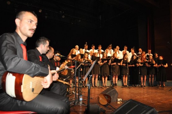 Musiki Derneği Korosundan Uşaklılara Türk Halk Müziği Ziyafeti!