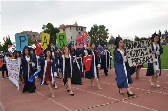 Uşak Üniversitesi 2017 mezuniyet töreni gerçekleştirildi!