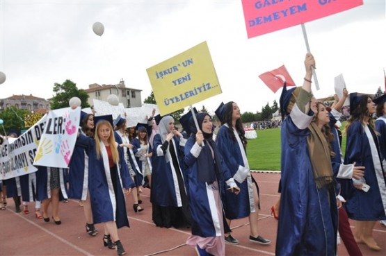 Uşak Üniversitesi 2017 mezuniyet töreni gerçekleştirildi!