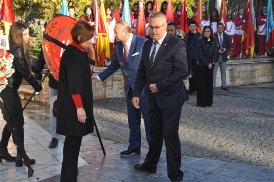 Ulu Önder Atatürk, Uşak'ta törenle anıldı!