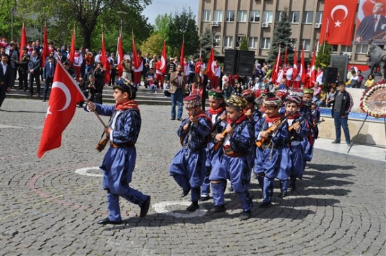 Uşak’ta 23 Nisan Ulusal Egemenlik ve Çocuk Bayramı Coşkuyla Kutlandı!