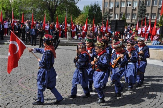 Uşak’ta 23 Nisan Ulusal Egemenlik ve Çocuk Bayramı Coşkuyla Kutlandı!