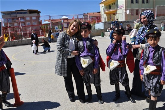 23 Nisan, Emine Niyazi Deveci İlkokulu'nda Coşku İle Kutlandı!