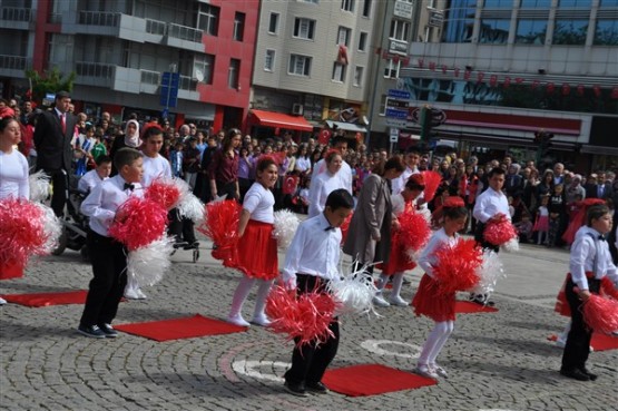 Uşak’ta 23 Nisan Ulusal Egemenlik ve Çocuk Bayramı Coşkuyla Kutlandı!