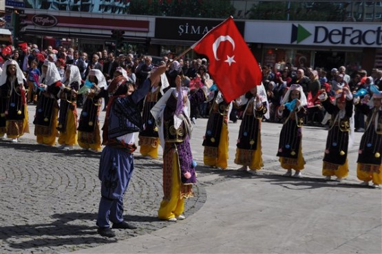 Uşak’ta 23 Nisan Ulusal Egemenlik ve Çocuk Bayramı Coşkuyla Kutlandı!