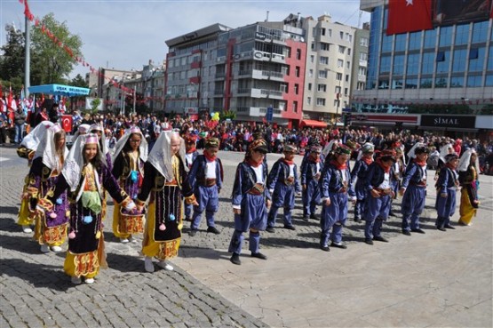 Uşak’ta 23 Nisan Ulusal Egemenlik ve Çocuk Bayramı Coşkuyla Kutlandı!