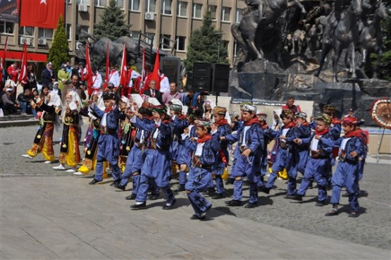 Uşak’ta 23 Nisan Ulusal Egemenlik ve Çocuk Bayramı Coşkuyla Kutlandı!