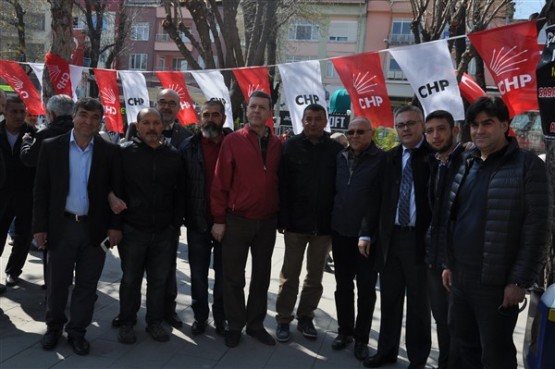 Uşak CHP, Çanakkale Zaferi’ni Pilav Ve Ayran Dağıtarak Kutladı!