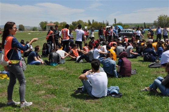 Yeşil Bir Uşak İçin TEMA Gönüllüleri Fidan Dikti!