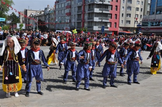 Uşak’ta 23 Nisan Ulusal Egemenlik ve Çocuk Bayramı Coşkuyla Kutlandı!