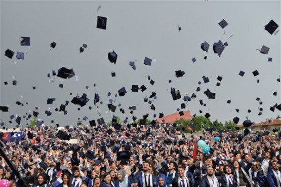 Uşak Üniversitesi 2017 mezuniyet töreni gerçekleştirildi!