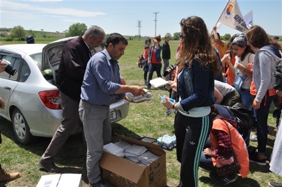 Yeşil Bir Uşak İçin TEMA Gönüllüleri Fidan Dikti!