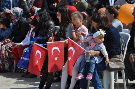 Uşak’ta 23 Nisan Ulusal Egemenlik ve Çocuk Bayramı Coşkuyla Kutlandı!