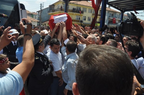 Uşak şehidini ebediyete uğurladı