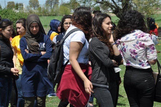 Yeşil Bir Uşak İçin TEMA Gönüllüleri Fidan Dikti!