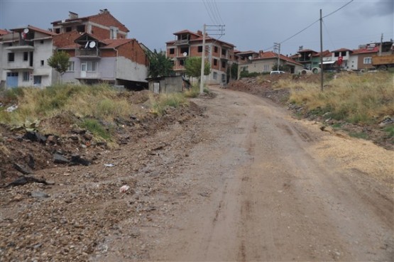 Belediye Başkanı gülücükler saçadursun; şehir resmen dökülüyor!