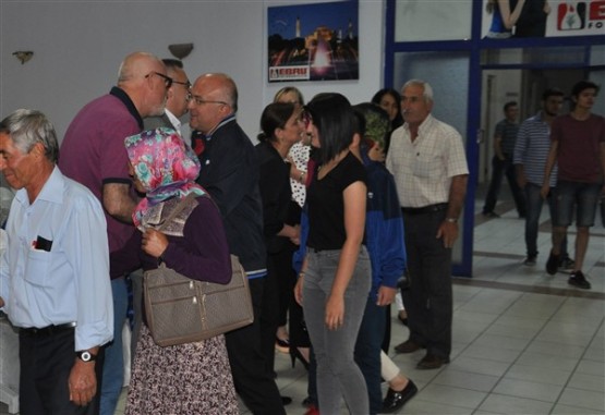 CHP Uşak Teşkilatı mahalle ve köy muhtarları ile iftarda buluştu