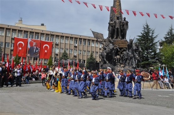 Uşak’ta 23 Nisan Ulusal Egemenlik ve Çocuk Bayramı Coşkuyla Kutlandı!